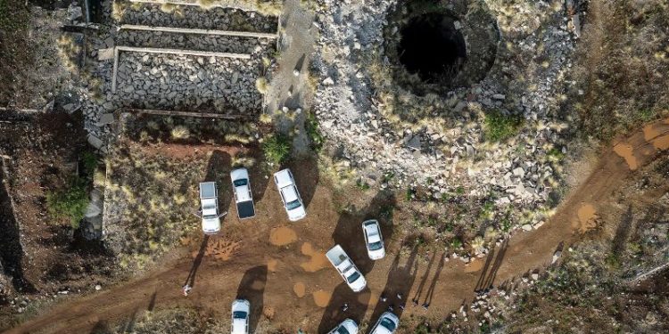 South African government says it won’t help 4,000 illegal miners inside a closed mine