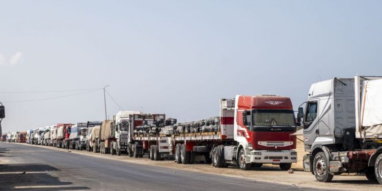 The US says Israel is doing enough to bring aid into Gaza. On the ground it is a different story