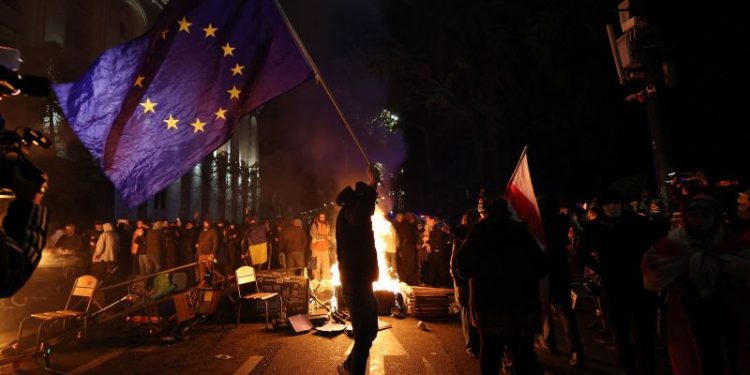 Georgia rocked by fierce protests after government puts EU hopes on ice