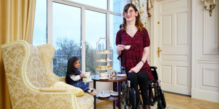 World’s tallest and shortest women meet for afternoon tea