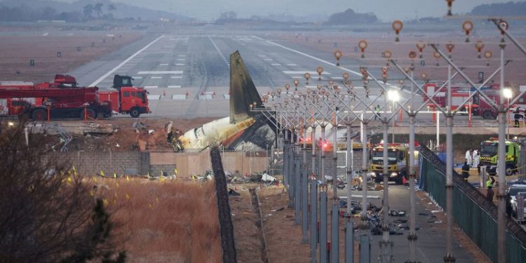 “Black boxes” from crashed South Korean plane stopped recording about four minutes before disaster, officials say