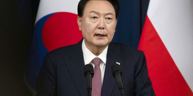 Investigators arrive at South Korean president’s residence to carry out arrest warrant