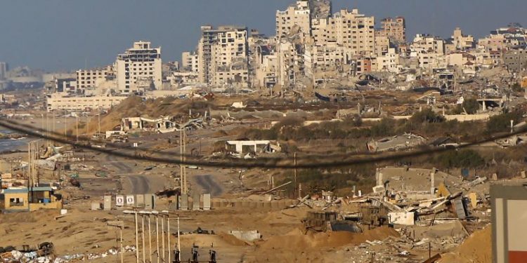 US security contractor will take charge of key checkpoint in Gaza as Israeli forces withdraw