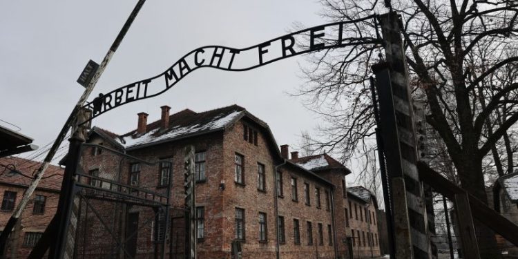 Oświęcim’s sole Jewish resident reflects on modern antisemitism on 80th anniversary of Auschwitz camp’s liberation