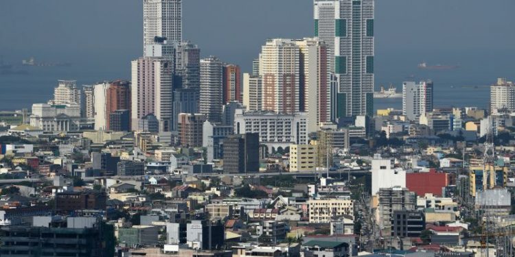 Philippine police rescue a Chinese student whose finger was cut off by kidnappers