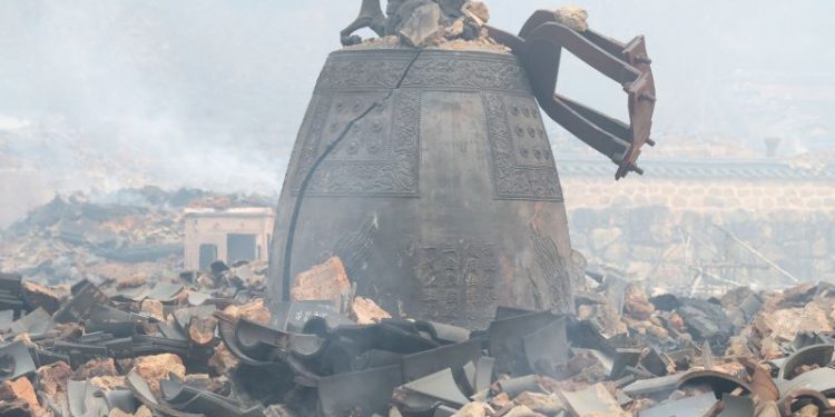 Firefighting pilot killed in helicopter crash as South Korea battles ‘unprecedented’ wildfires