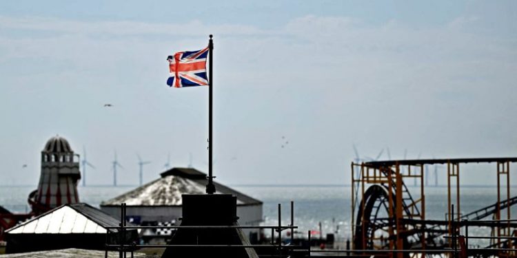 Record number of Americans applied for UK citizenship after Trump re-election