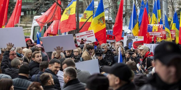 Moldova says Russia helped pro-Moscow MP flee long jail sentence