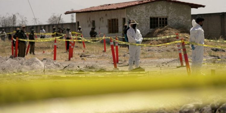 Mother and son who helped expose ‘extermination camp’ killed in Jalisco, Mexico