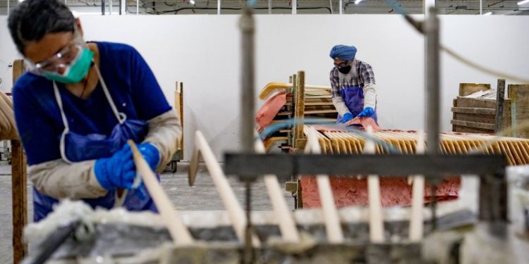 ‘We’re nice until we’re not’: How Trump’s tariffs threaten Wayne Gretzky’s hometown