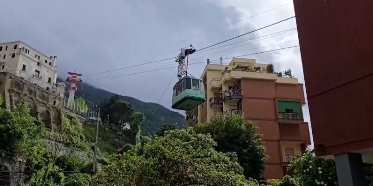 Four people killed, one injured as cable car plunges into a ravine in Italy