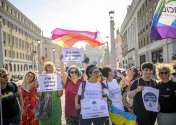 Lesbian mothers win legal status in Italy IVF ruling