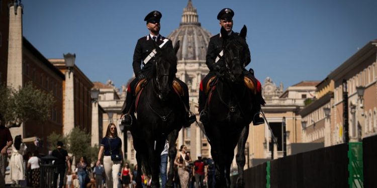 Vatican to deactivate mobile phone signal ahead of secret meeting to elect new pope
