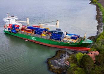 Man sleeps through massive container ship running aground on his front lawn