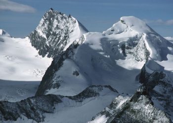 Five skiers found dead near Swiss mountain