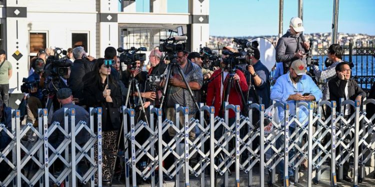 A day of confusion and chaos as Russia and Ukraine agree to first direct talks in 3 years