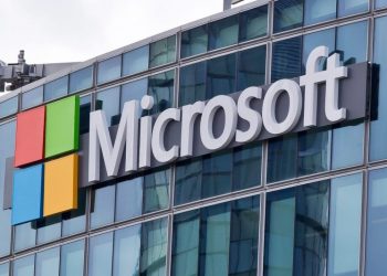 Microsoft says goodbye to the Windows blue screen of death